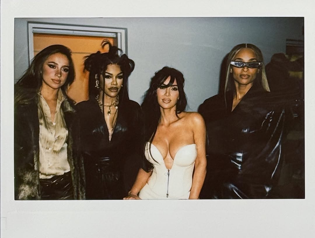 Access_Kardashian_7~0.jpg