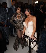 Access_Kardashian_15~0.jpg
