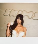 Access_Kardashian_8~0.jpg