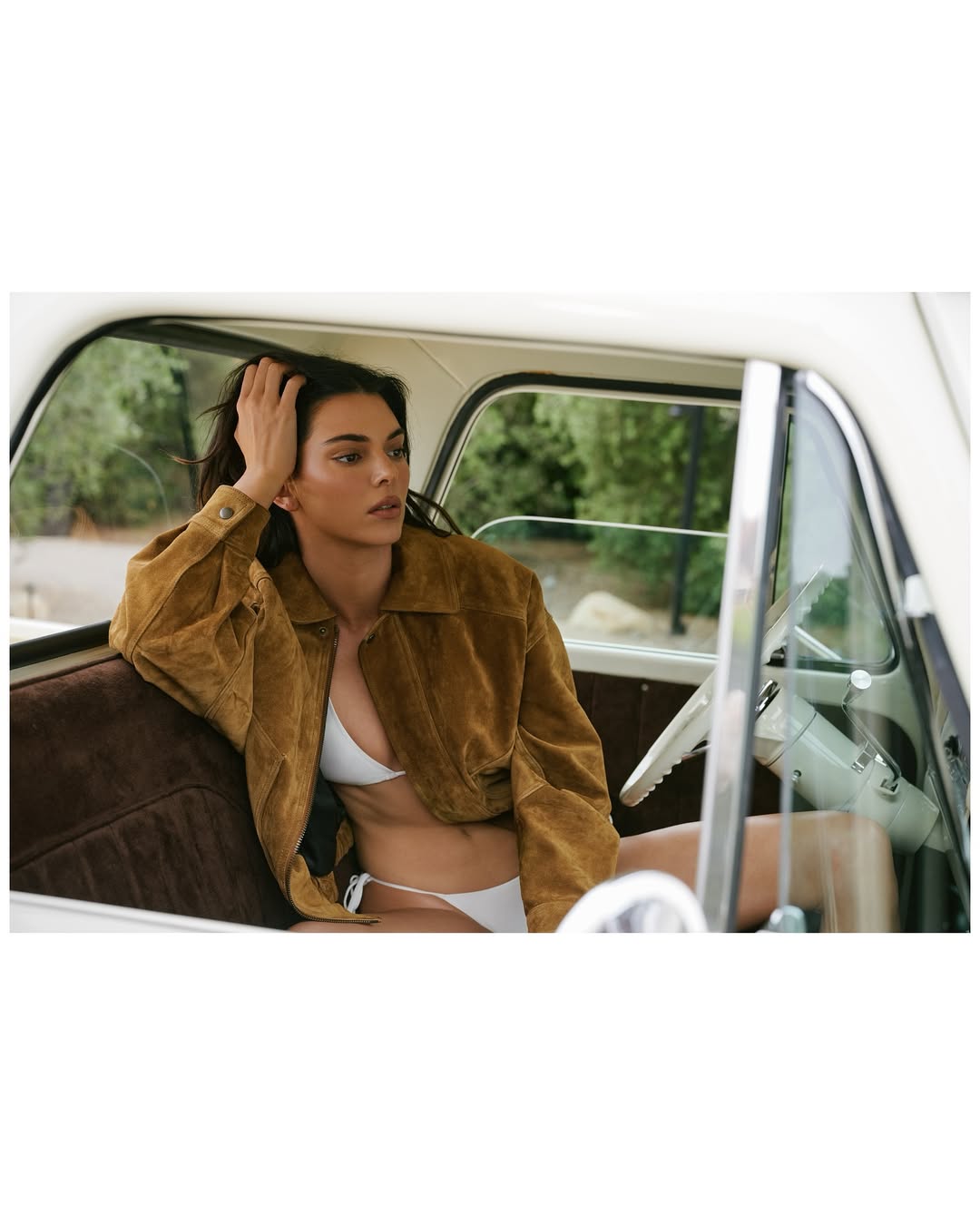 Access_Kardashian_11~0.jpg