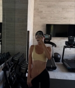 Access_Kardashian_10~1.jpg