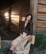 Access_Kardashian_2~9.jpg