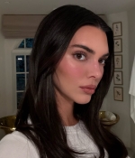 Access_Kardashian_6~5.jpg