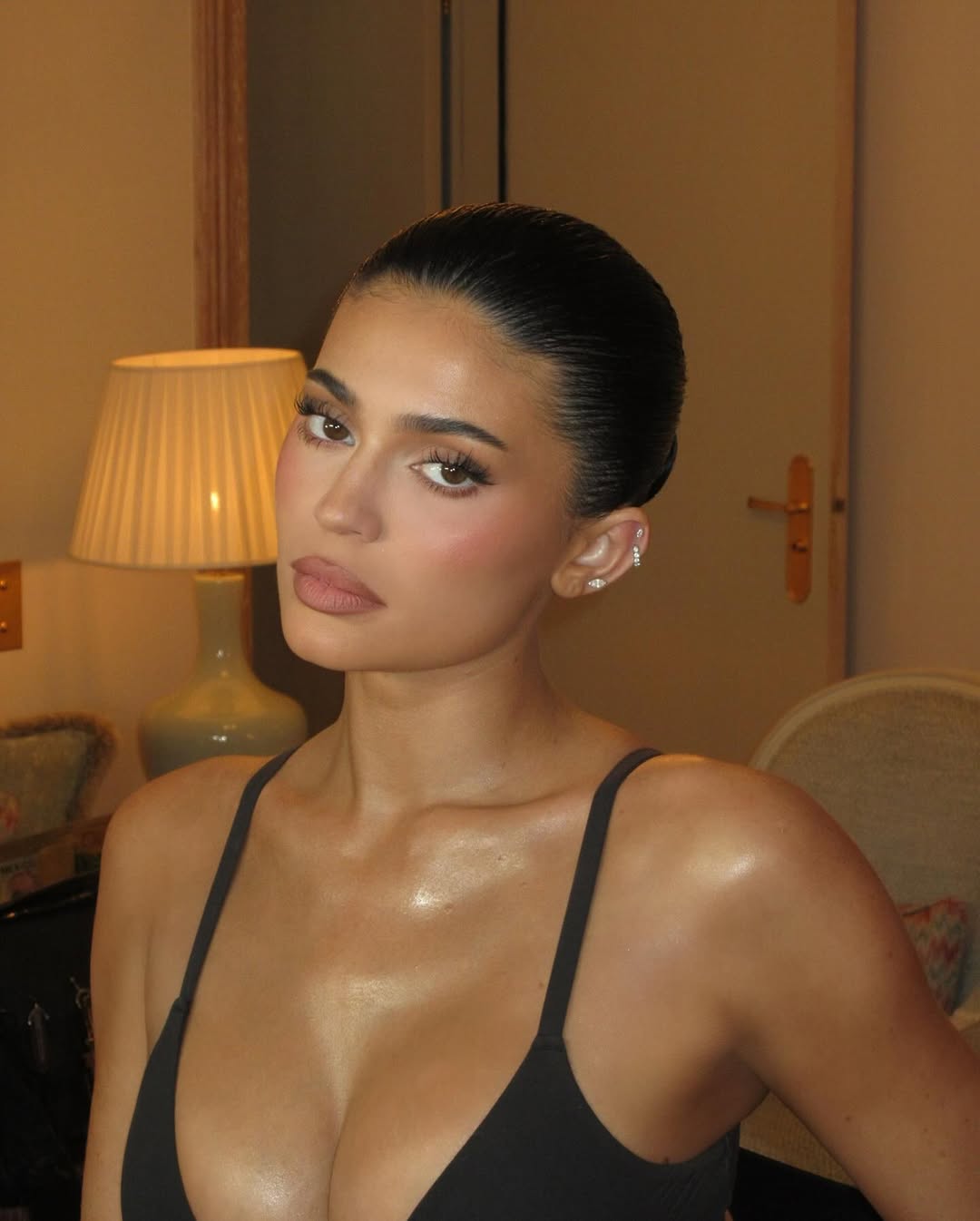 Access_Kardashian_10~13.jpg