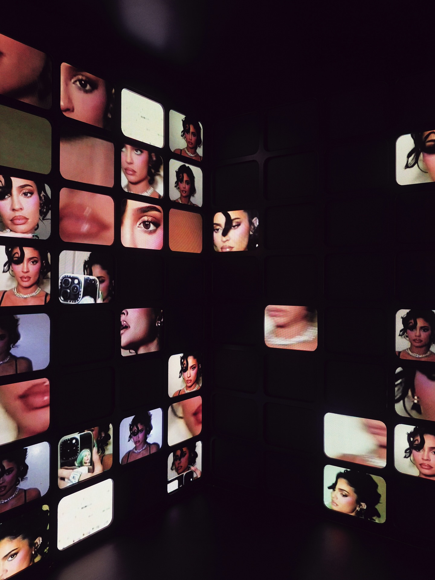 Access_Kardashian_10~17.jpg