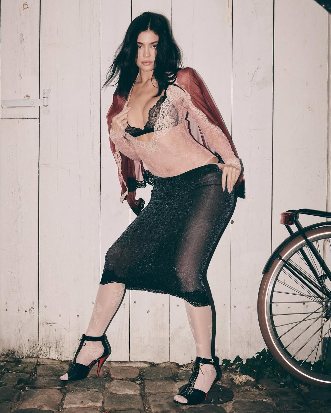 Access_Kardashian_15~8.jpg