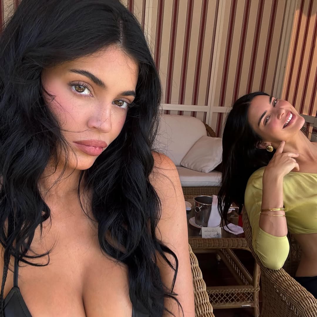 Access_Kardashian_2~18.jpg
