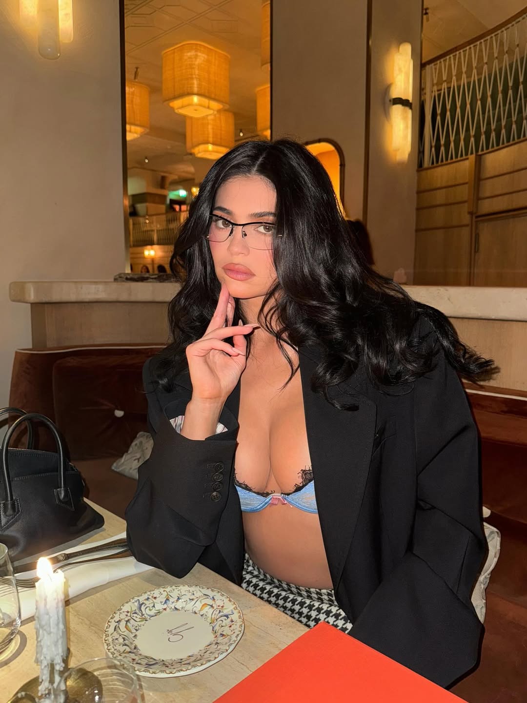 Access_Kardashian_2~27.jpg