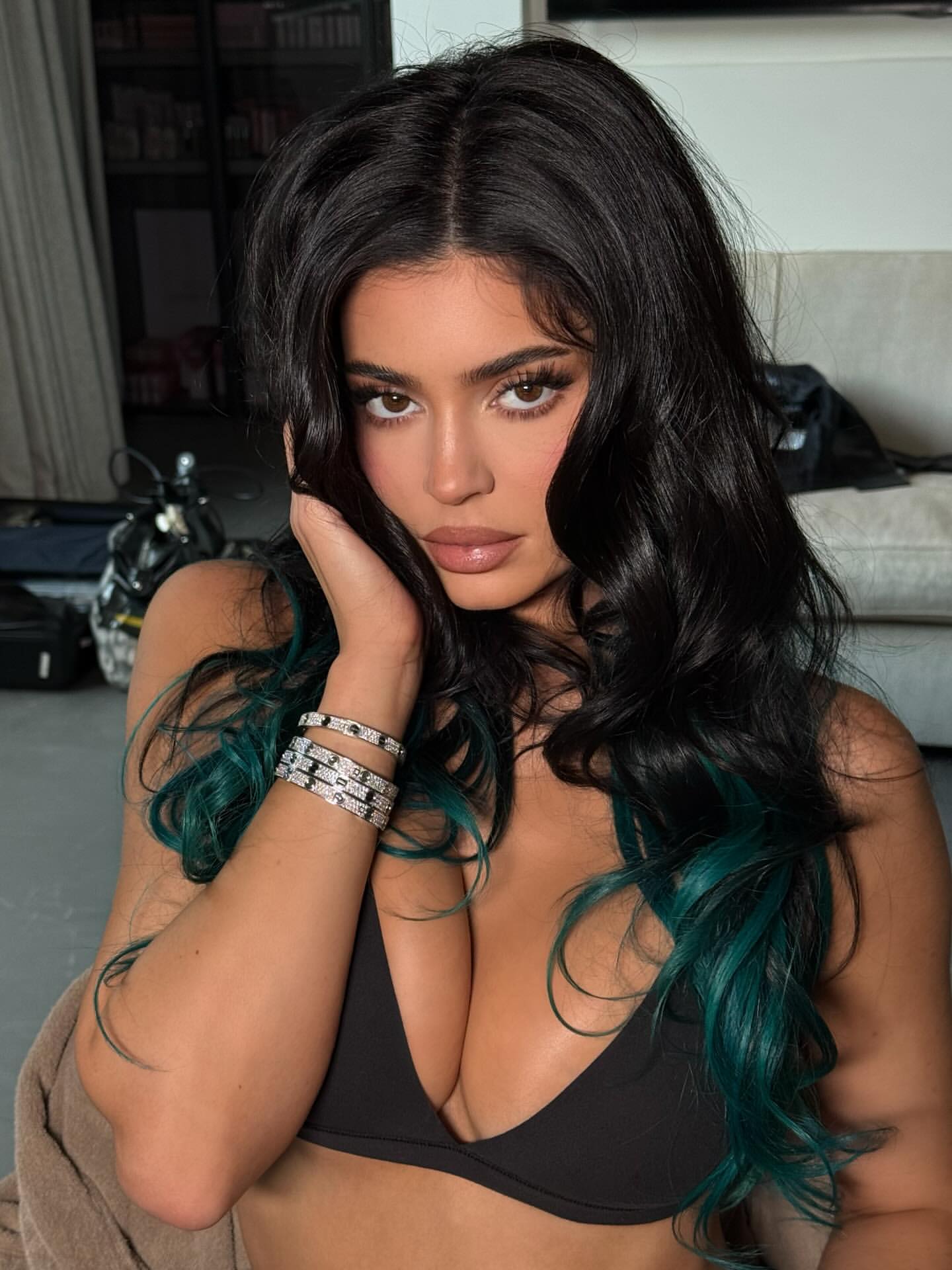 Access_Kardashian_33~1.jpg