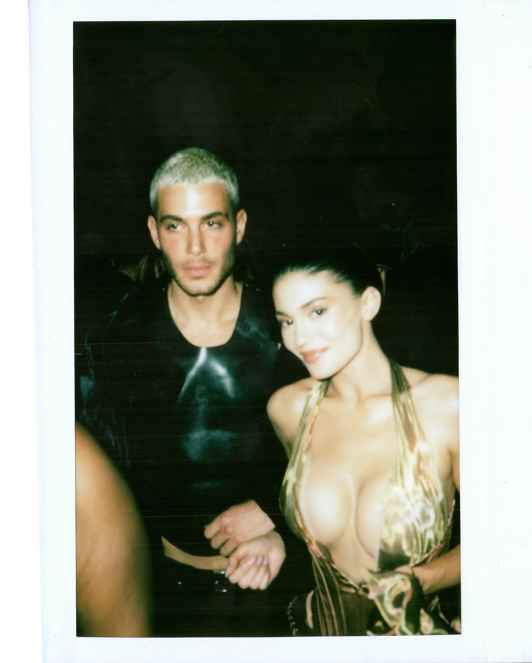 Access_Kardashian_3~0.jpg