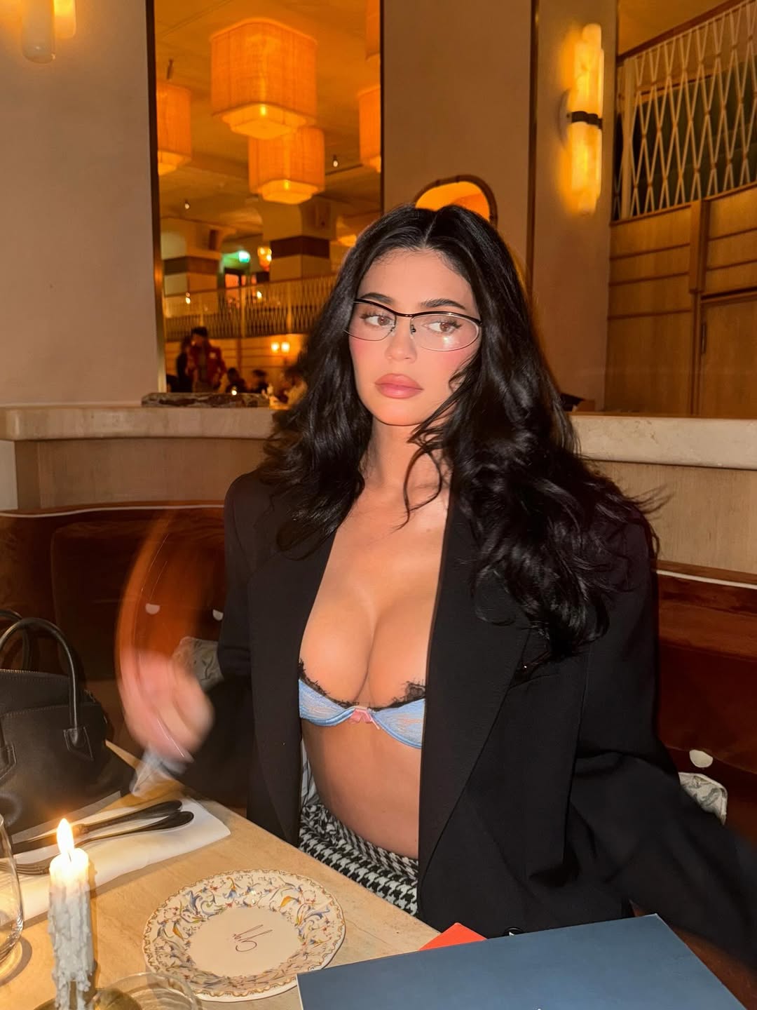 Access_Kardashian_3~25.jpg