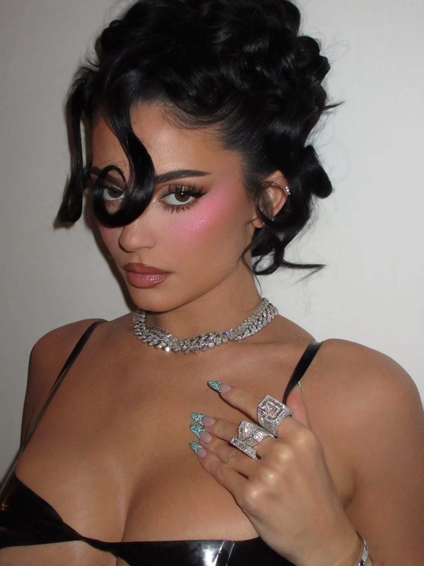 Access_Kardashian_42~2.jpg