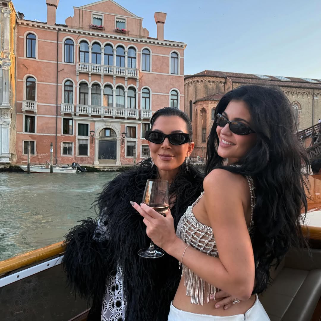 Access_Kardashian_4~16.jpg