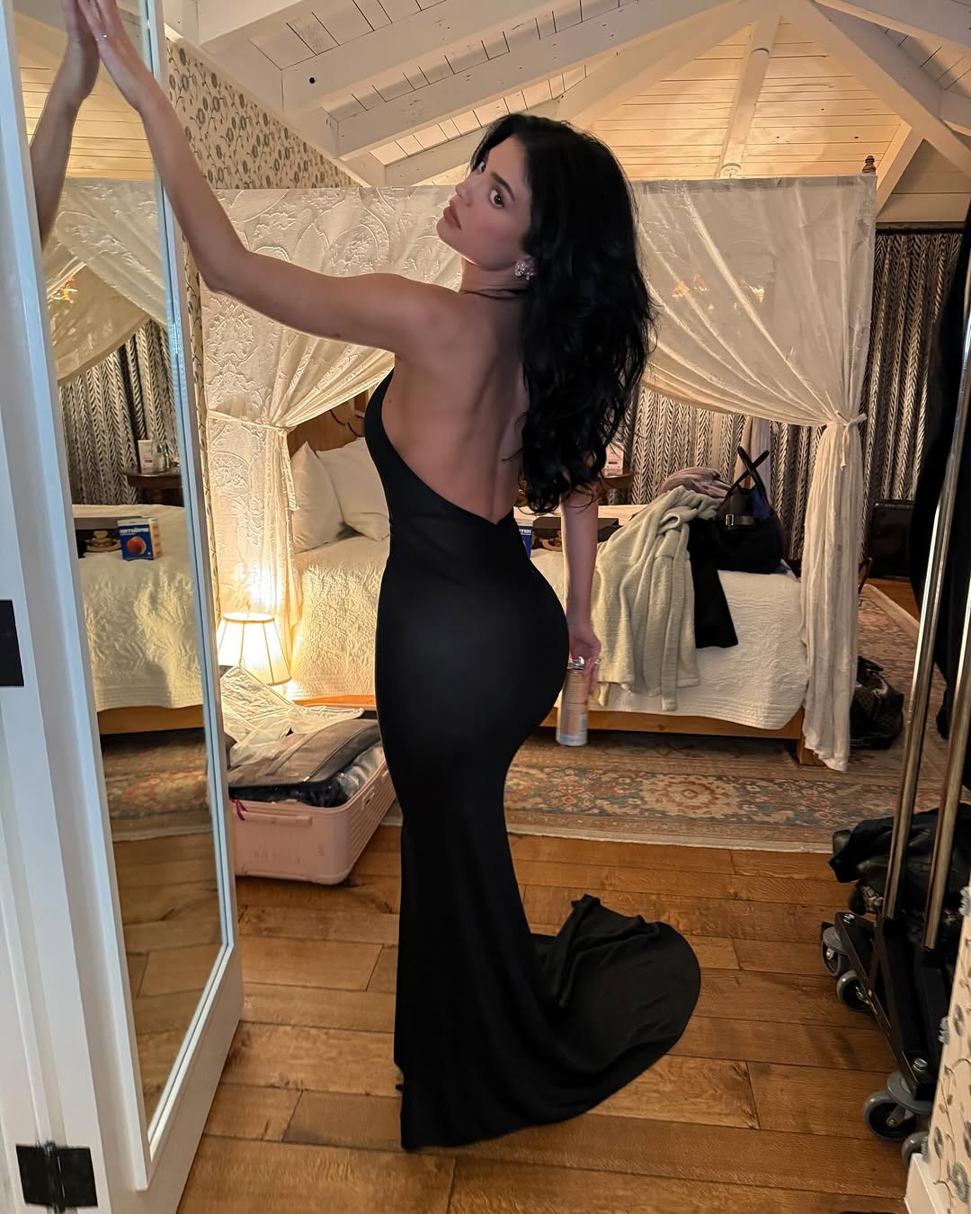 Access_Kardashian_5~1.jpg