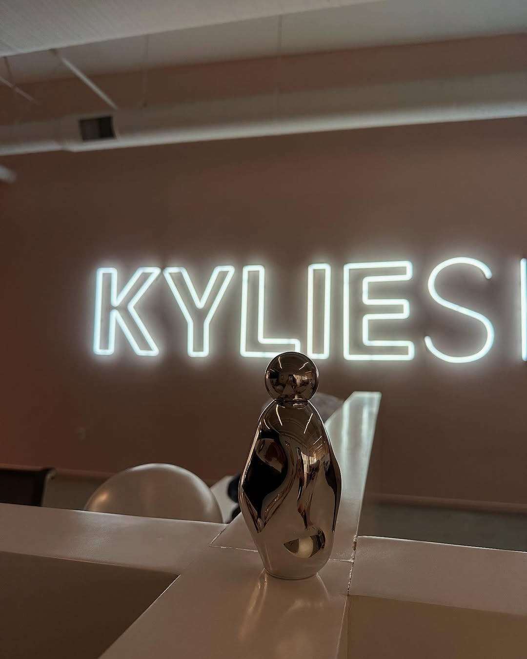 Access_Kardashian_5~4.jpg