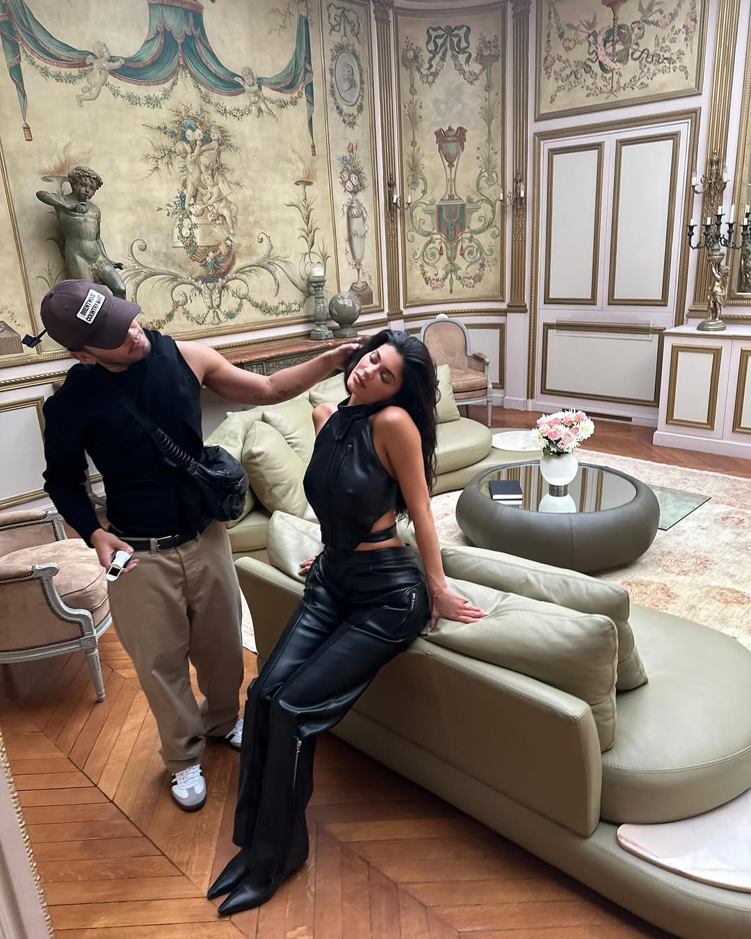 Access_Kardashian_6~3.jpg