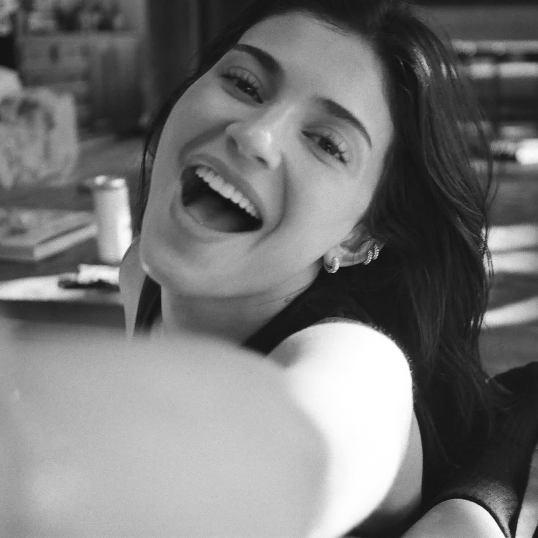 Access_Kardashian_7~12.jpg