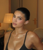 Access_Kardashian_10~13.jpg