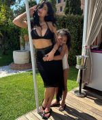 Access_Kardashian_10~9.jpg