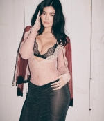 Access_Kardashian_18~4.jpg