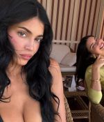 Access_Kardashian_2~18.jpg