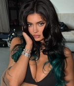 Access_Kardashian_33~1.jpg