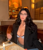 Access_Kardashian_3~25.jpg
