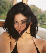 Access_Kardashian_3~6.jpg