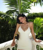 Access_Kardashian_3~8.jpg