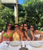 Access_Kardashian_41~0.jpg