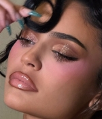 Access_Kardashian_46~2.jpg