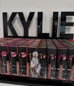 Access_Kardashian_4~4.jpg