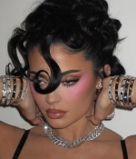 Access_Kardashian_50~2.jpg