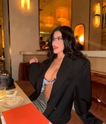 Access_Kardashian_5~22.jpg