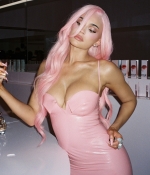 Access_Kardashian_7~21.jpg