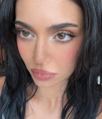 Access_Kardashian_8~18.jpg