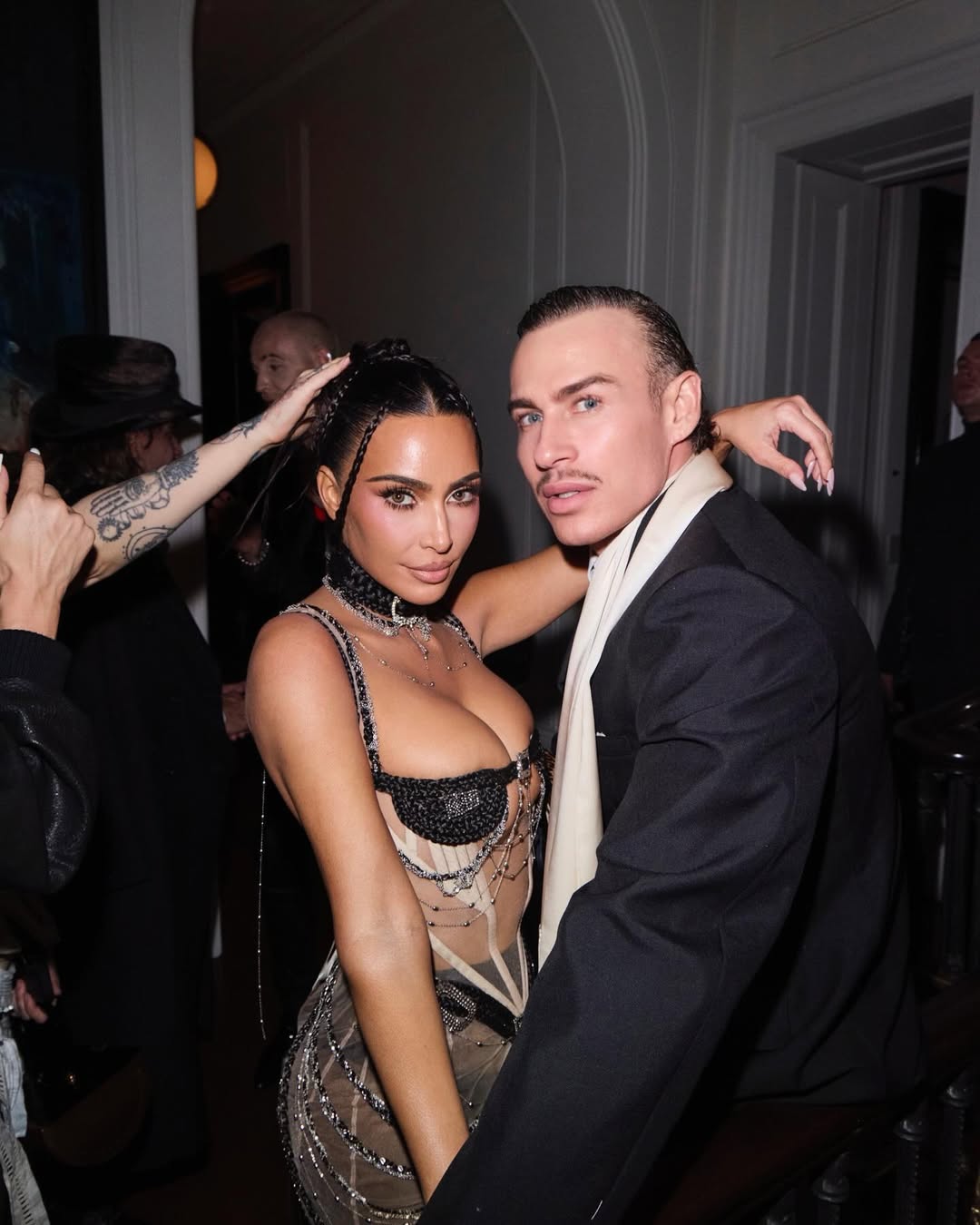 Access_Kardashian_100.jpg