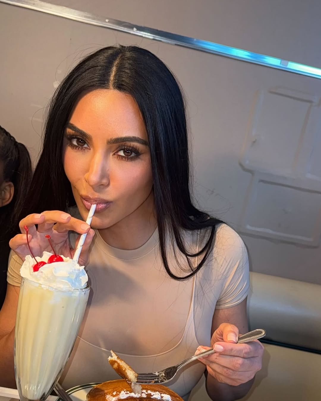 Access_Kardashian_10~10.jpg