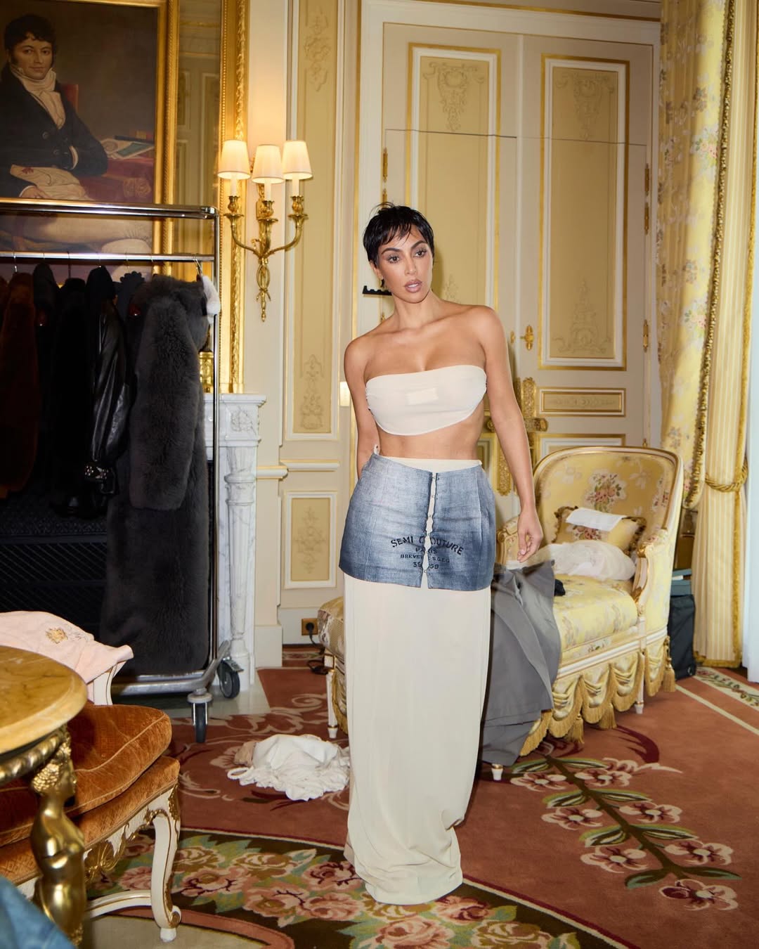 Access_Kardashian_10~29.jpg
