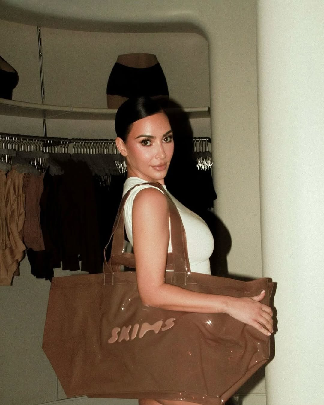 Access_Kardashian_10~9.jpg
