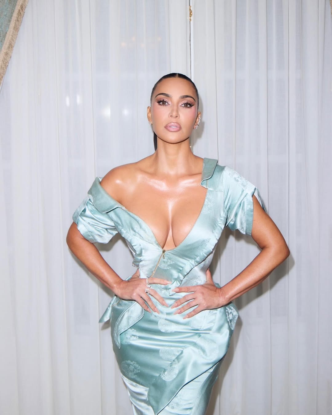 Access_Kardashian_11~35.jpg