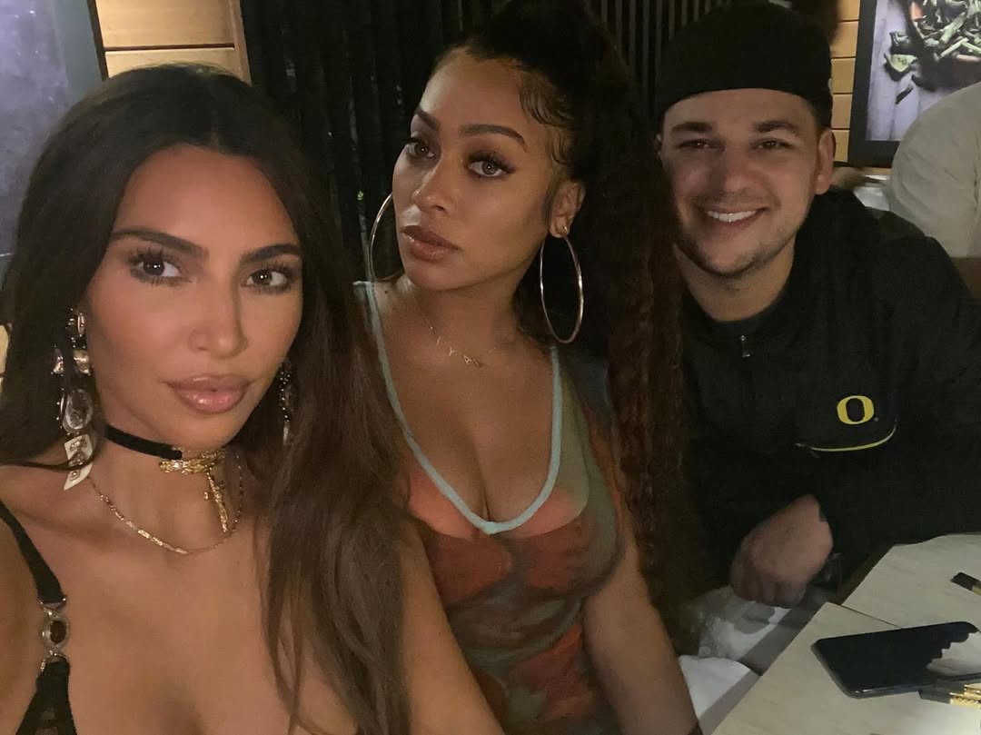 Access_Kardashian_12~16.jpg