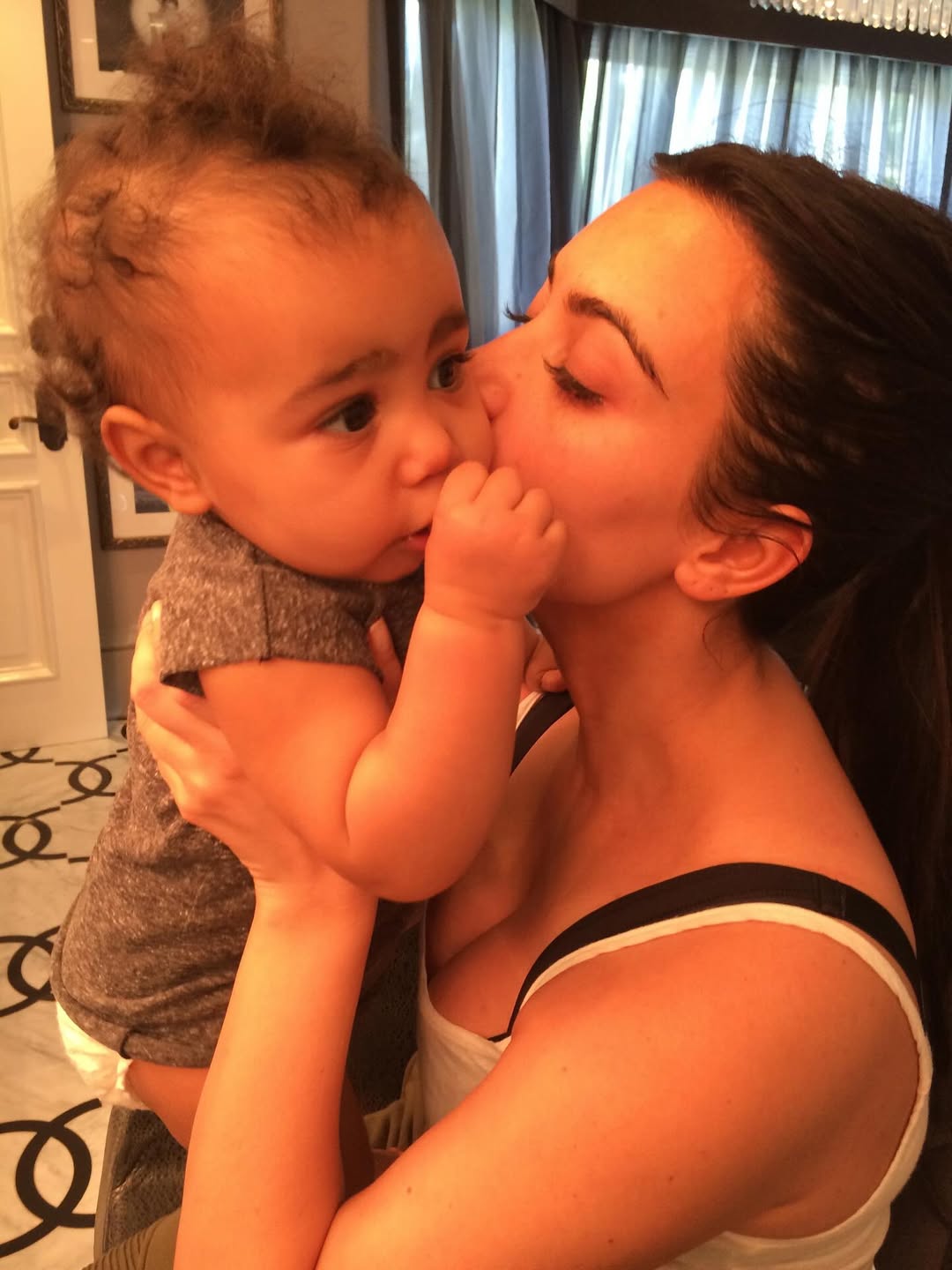 Access_Kardashian_13~15.jpg