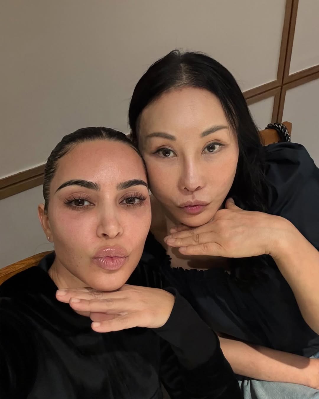 Access_Kardashian_13~24.jpg