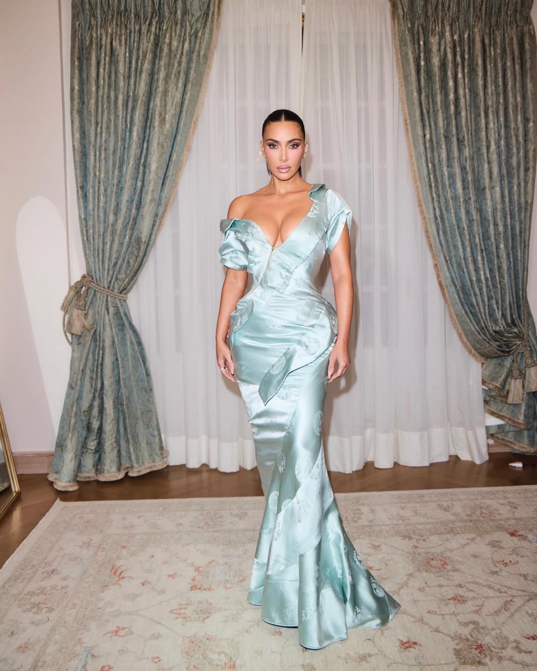 Access_Kardashian_13~33.jpg