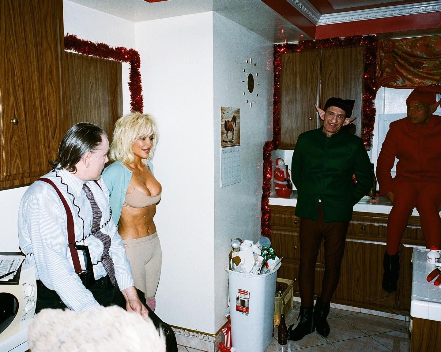Access_Kardashian_14~0.jpg