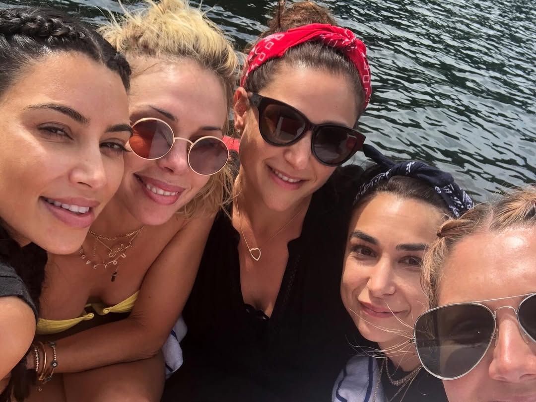 Access_Kardashian_14~18.jpg