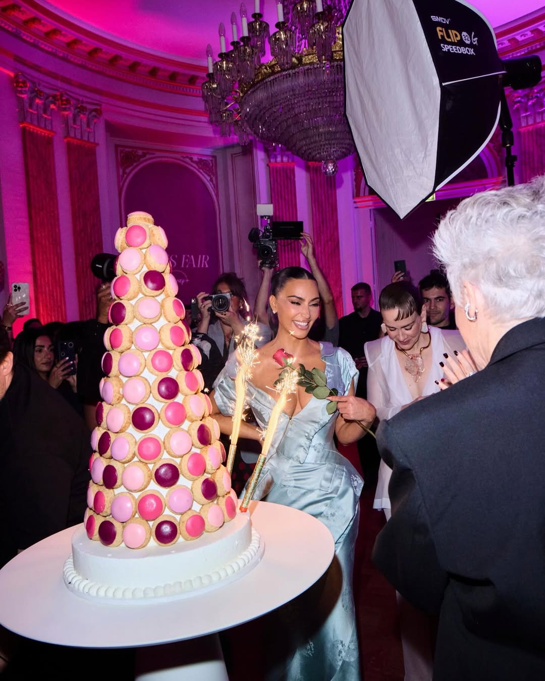 Access_Kardashian_14~29.jpg
