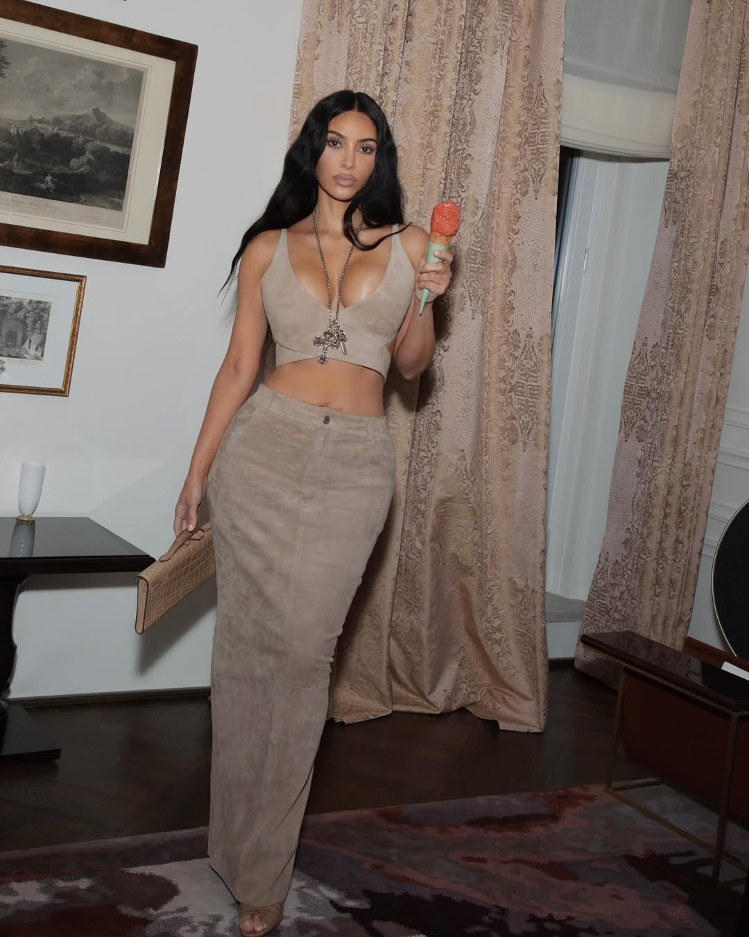 Access_Kardashian_15~22.jpg