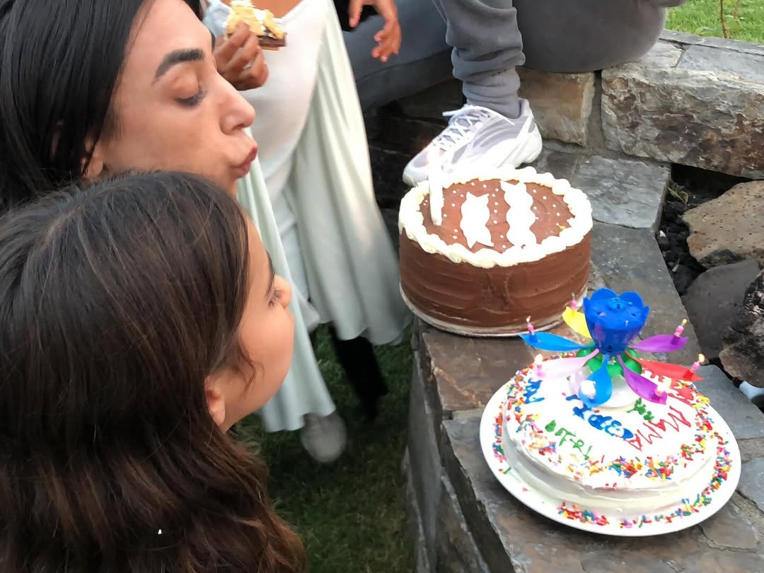 Access_Kardashian_16~17.jpg